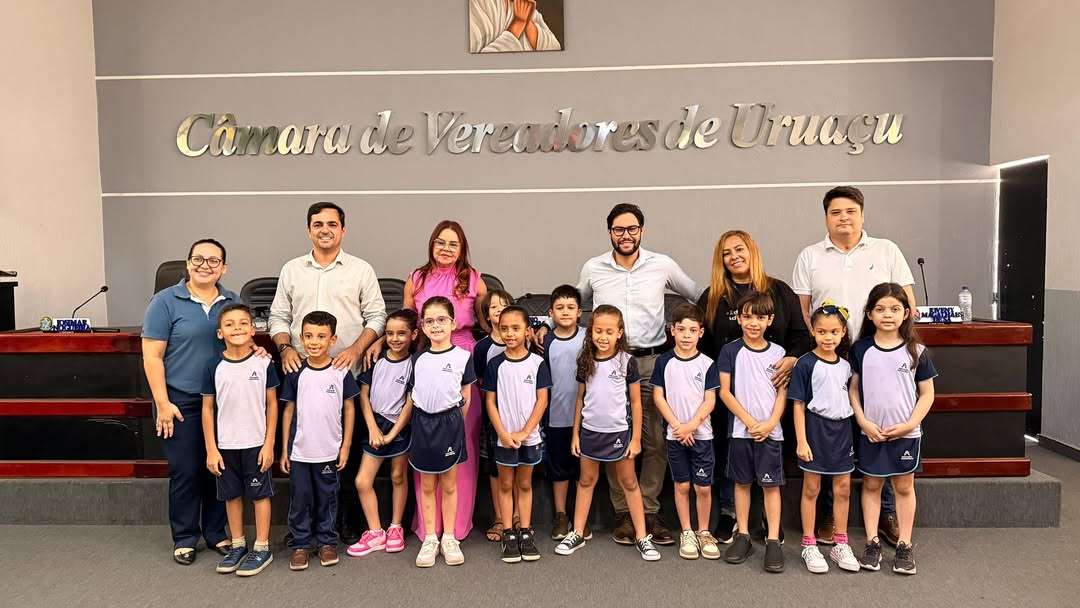 Câmara de Uruaçu recebe alunos da Escola Adventista em visita educativa